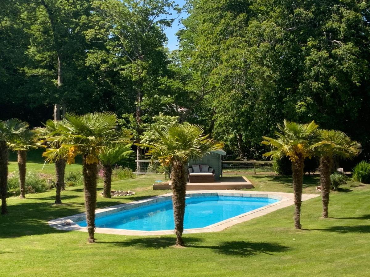 Red River Stables - Peaceful, Beautiful Grounds, Swimming Pool, Central Location For West Cornwall Камборн Екстер'єр фото